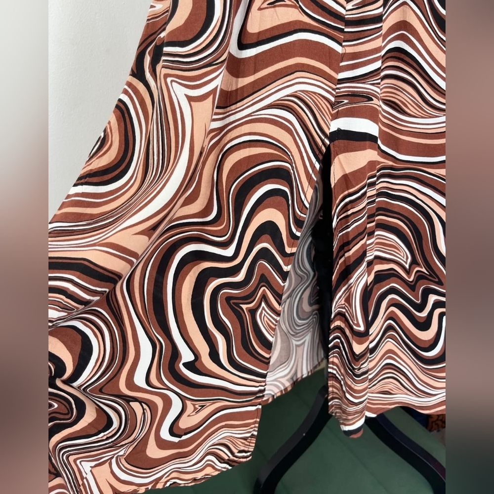 Patterned Dress with Slit - Picture 3 of 3